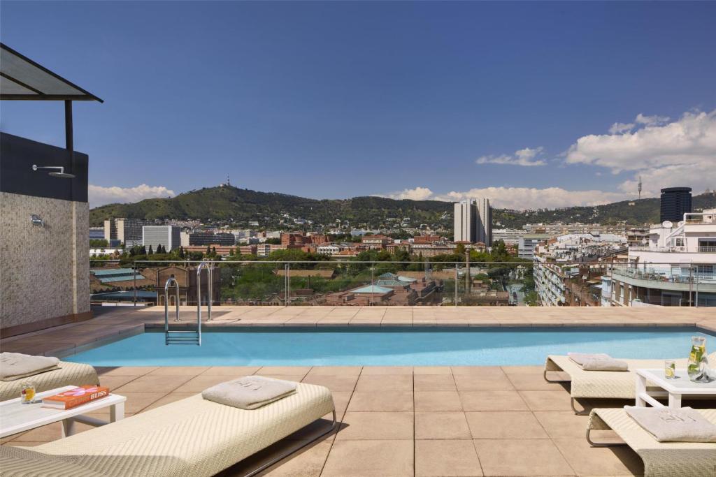 NH Barcelona Stadium lobby
